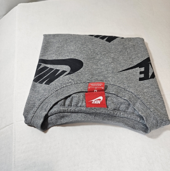 Nike Crop Top - Picture 7 of 7